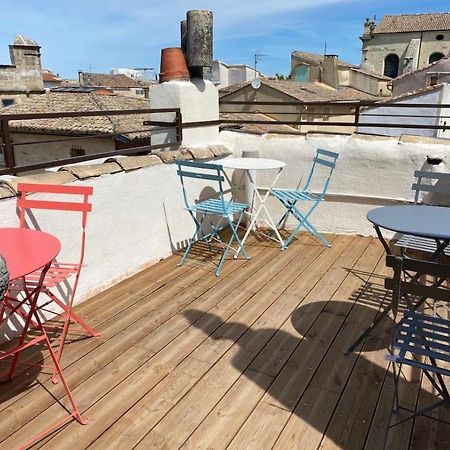 La Tour 3: Appart Au Coeur De La Petite Venise LʼIsle-sur-la-Sorgue Eksteriør bilde