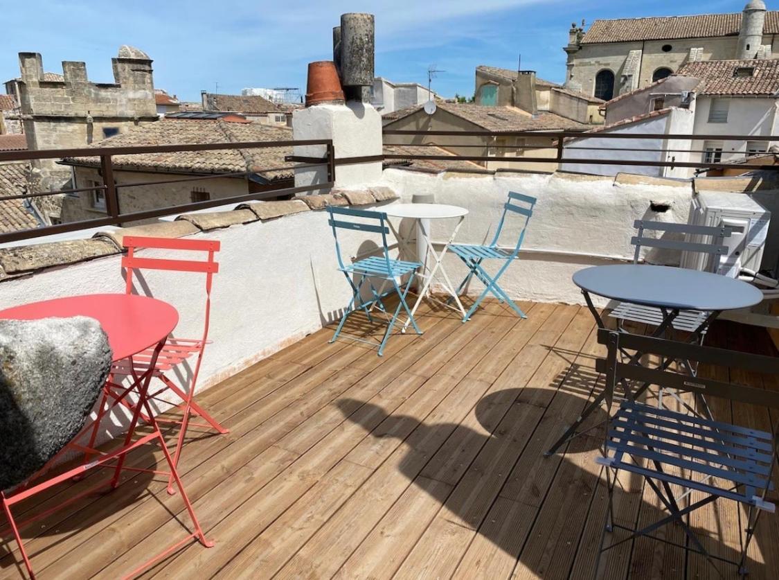 La Tour 3: Appart Au Coeur De La Petite Venise LʼIsle-sur-la-Sorgue Eksteriør bilde